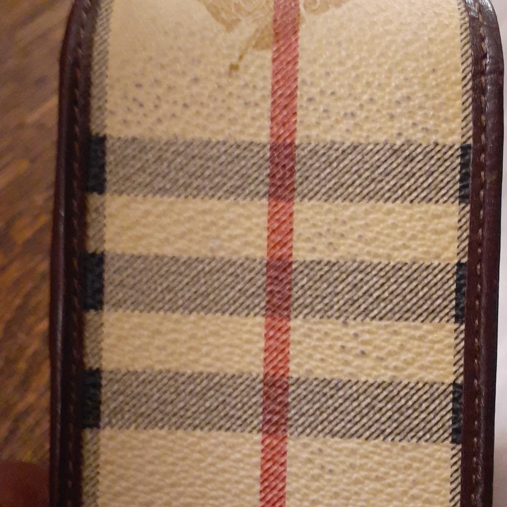 BURBERRY LIPSTICK /CIGARETTE HOLDER CASE